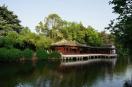 　　蘇州大學(xué)本部是最有歷史感的一個小區(qū)，也是中國十大最美校園之一，最吸引人的是滿校園的老式建筑，作為到蘇州的觀光地，蘇州大學(xué)本部也是很值得一去的。